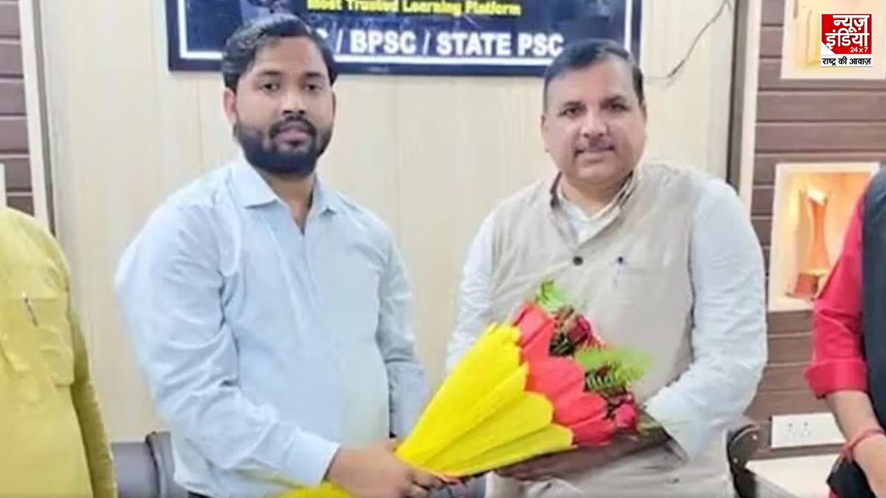 बिहार चुनाव से पहले AAP सांसद संजय सिंह की खान सर से मुलाकात, चर्चाओं का बाजार गर्म