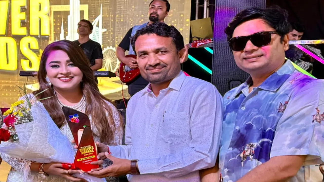 दुबई में गूंजे भारतीय लोकगीतों के स्वर: गोरखपुर की अनन्या सिंह को इंटरनेशनल अचीवर्स अवार्ड 2025 से नवाजा गया