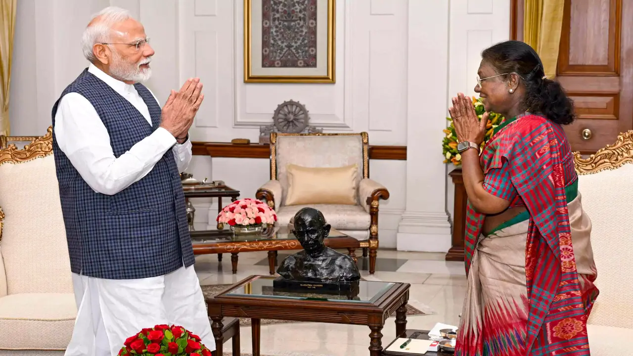 67 साल की हुईं द्रौपदी मुर्मू, प्रधानमंत्री ने दी जन्मदिन की शुभकामनाएं, बोले-नेतृत्व प्रेरित करने वाला