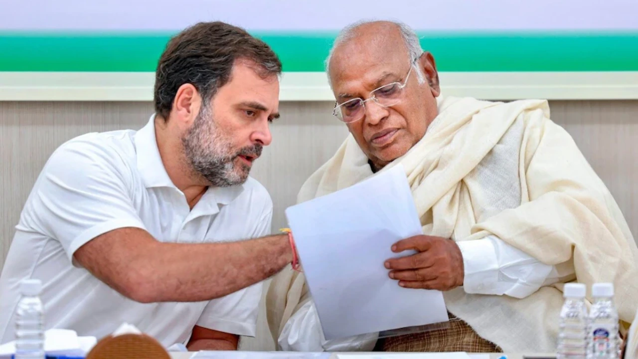 गुजरात चुनाव की तैयारी में जुटी कांग्रेस, 40 जिलों में घोषित किए नए अध्यक्ष, देखें पूरी लिस्ट