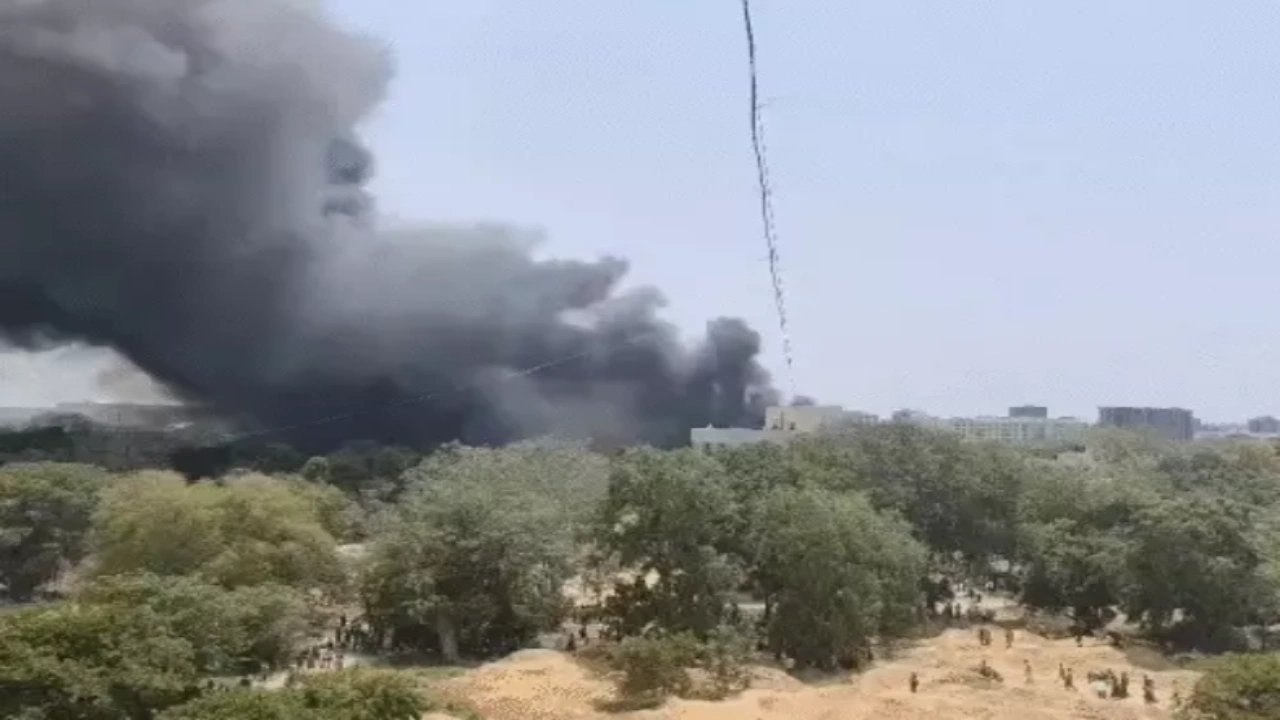 अहमदाबाद में क्रैश हुए प्लेन में सवार थे गुजरात के पूर्व CM विजय रुपाणी, शाह ने भूपेंद्र पटेल से की बात