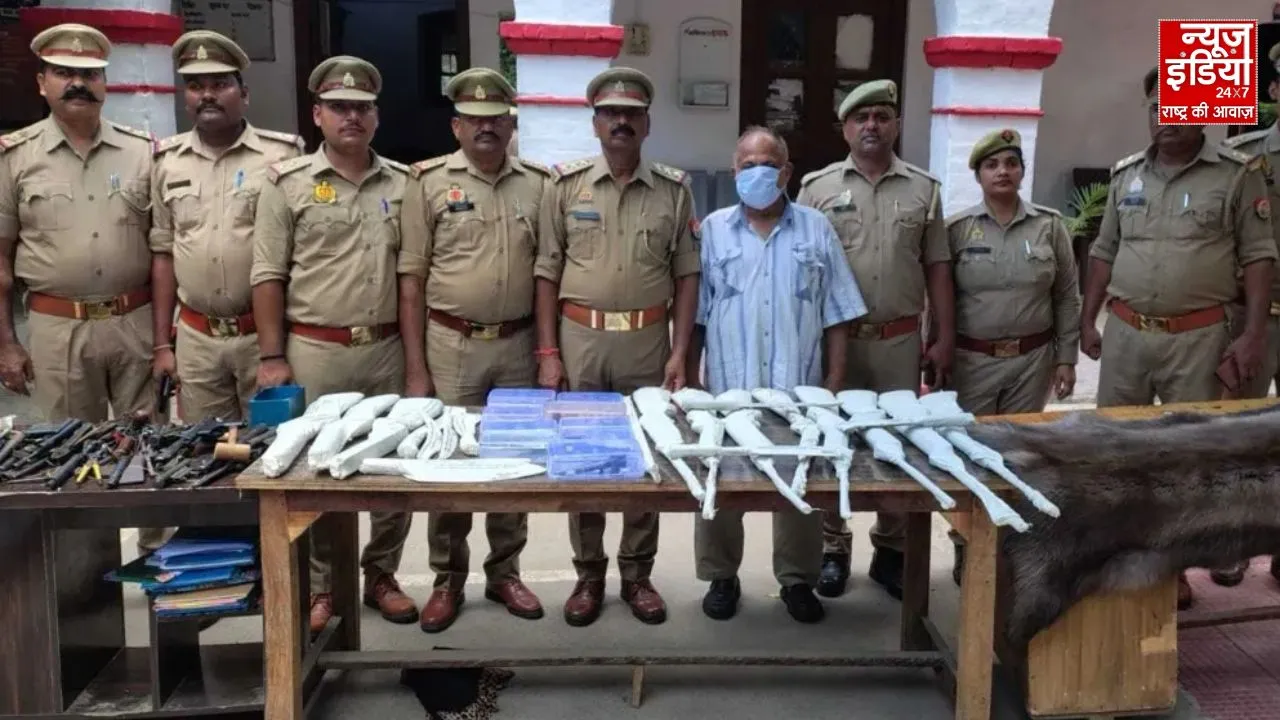 लखनऊ में इलीगल वेपन के कारखाने का भंडाफोड़, 7 एयरगन, 3 पिस्टल, देशी तमंचे, एक राइफल के साथ 68 वर्षीय गिरफ्तार