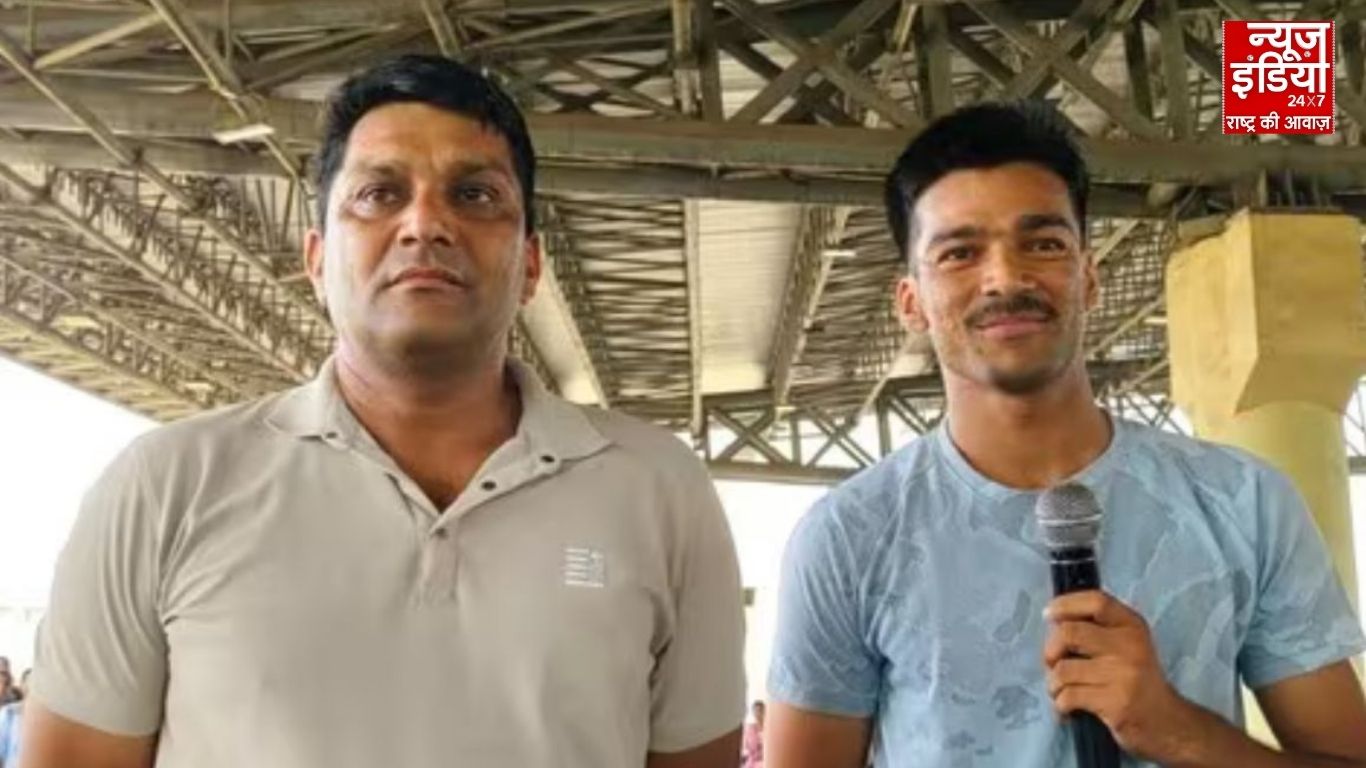 हापुड़ से गजब का मामला : रिटायर्ड आर्मी जवान पिता और बेटे ने एक साथ पास की यूपी पुलिस भर्ती परीक्षा