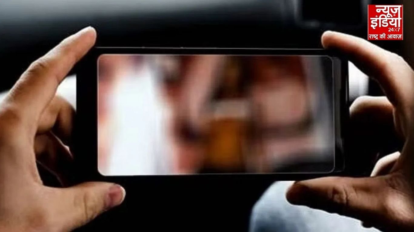 गाजियाबाद से शर्मनाक हरकत : होटल में अश्लील वीडियो बनाने वाले अंतर्राष्ट्रीय रैकेट का पर्दाफाश, दो युवती समेत तीन गिरफ्तार