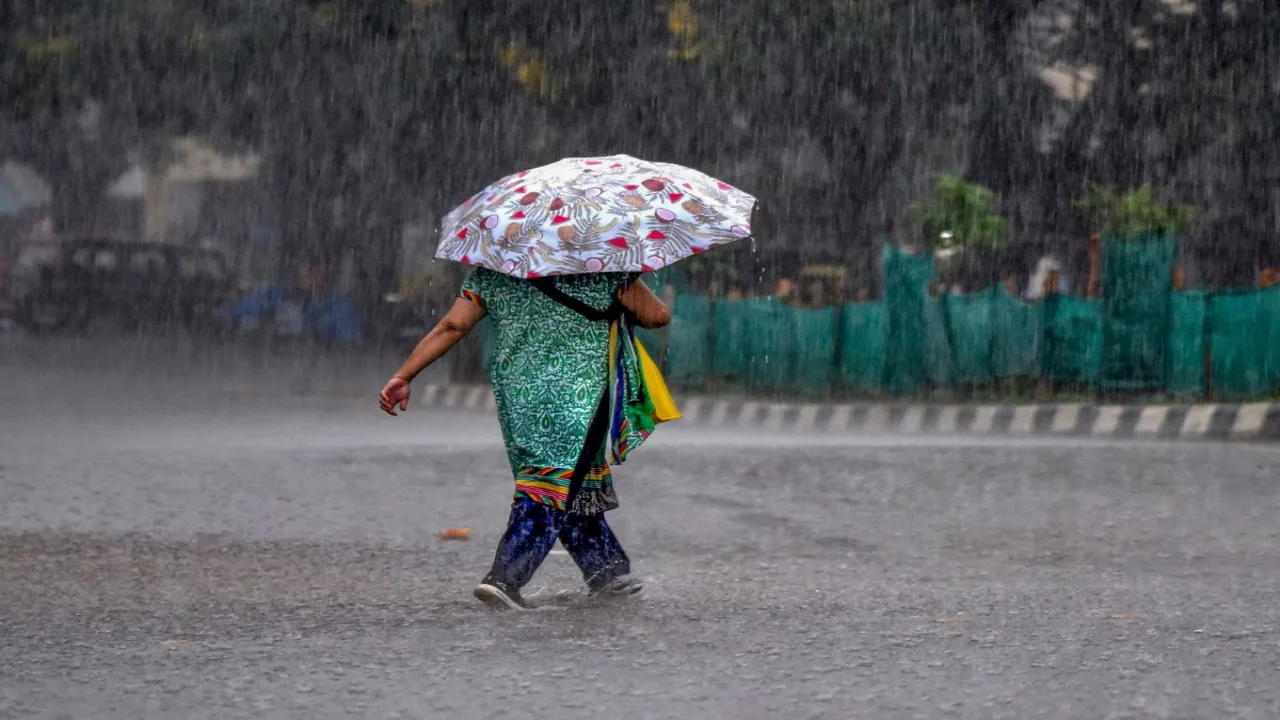 इन राज्यों में 30 जून तक भारी बारिश, दिल्ली में येलो अलर्ट जारी, जानें कब पहुंचेगा मानसून
