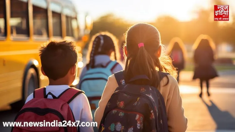 School Closed : नोएडा में इस तारीख तक स्कूलों में छुट्टी, DM का आदेश