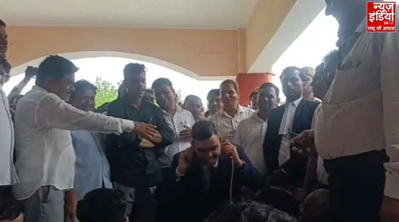 ज्वाइनिंग के पहले ही दिन एसडीएम को क्यों लगानी पड़ी उठक-बैठक, जानें पूरा मामला