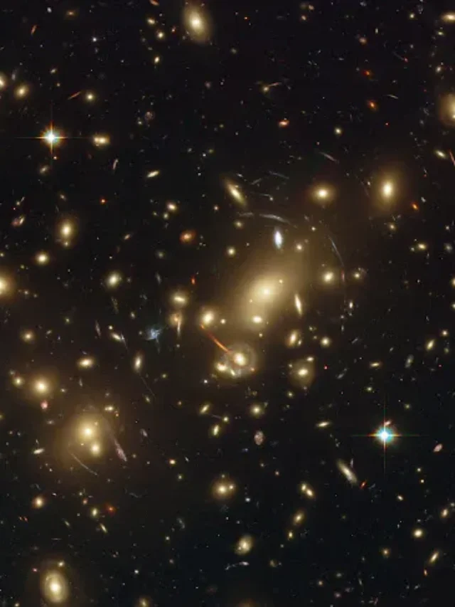 अगर दो आकाशगंगा (galaxies) आपस में टकरा जाए तो क्या होगा?