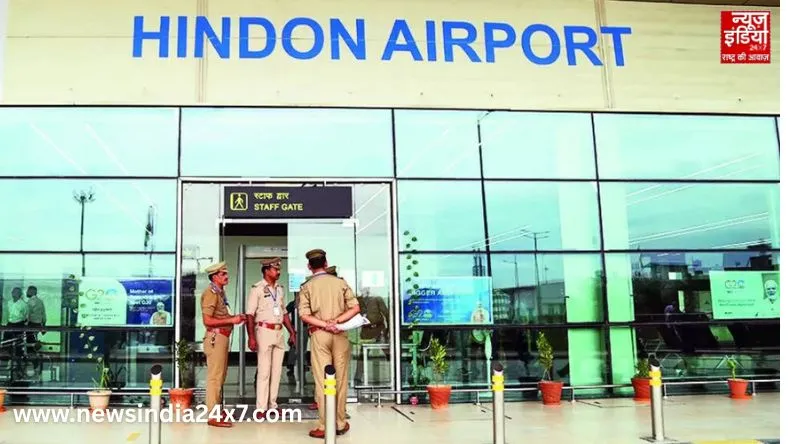 हिंडन सिविल टर्मिनल : उड़ानों में अव्यवस्था, यात्रियों का हंगामा, एयर इंडिया पर लोगों का फूटा गुस्सा