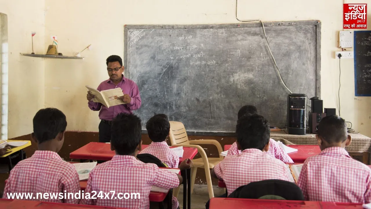 उत्तर प्रदेश में शिक्षकों की बल्ले-बल्ले : 15 साल बाद मिलेगा प्रमोशन, जानिए पूरी डिटेल्स!