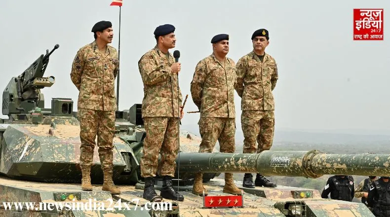 तख्तापलट की अटकलों के बीच जनरल असीम मुनीर ने राजनीतिक महत्वाकांक्षाओं को नकारा, कहा-मैं देश का सेवक हूं