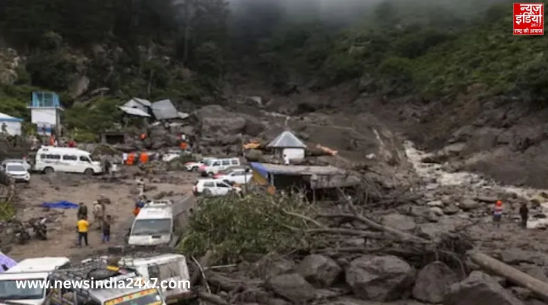 Kishtwar tragedy : मलबे के बीच जिंदगी की तलाश जारी, उमर अब्दुल्ला ने पीड़ितों को दिया साहारा