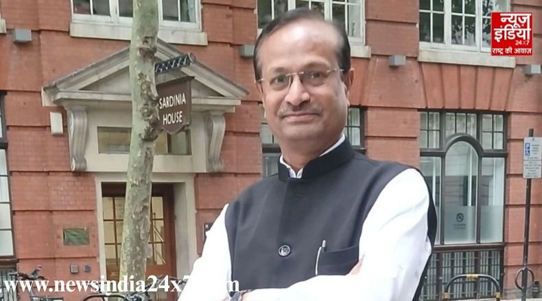 Maharashtra elections Maharashtra elections: Police filed FIR against Sanjay Kumar