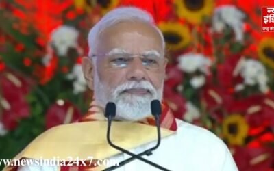 प्रधानमंत्री मोदी का अहमदाबाद में भव्य रोड शो, 5,400 करोड़ रुपये की विकास परियोजनाओं का किया उद्घाटन