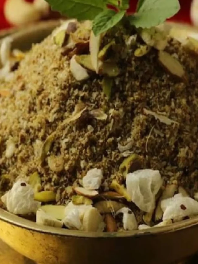 जन्माष्टमी पर कान्हा जी को लगाए धनिया पंजीरी का भोग, पढ़े आसान रेसिपी