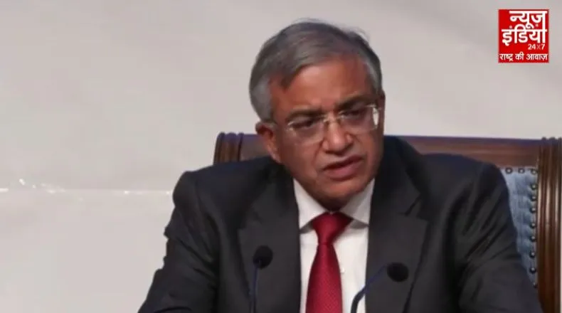 EC Press Conference : चुनाव आयुक्त और 7 अधिकारियों की मौजूदगी में विपक्ष के आरोपों पर बयान, जानें क्या कहा ?