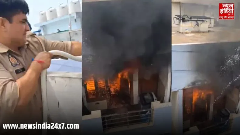 नोएडा में फर्नीचर शोरूम में भीषण आग, टावर में फंसे लोगों की दमकल कर्मियों ने बचाई जान