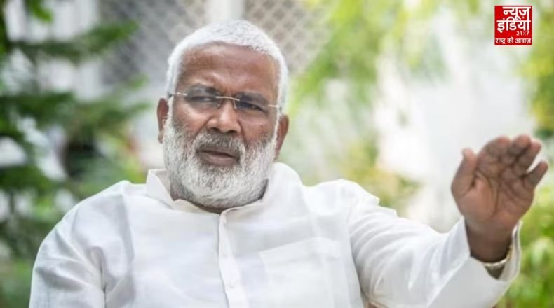 उत्तर प्रदेश में मंत्री के बेटे को वीआईपी ट्रीटमेंट दिलाने का खामियाज़ा, निजी सचिव को पद से हटाया