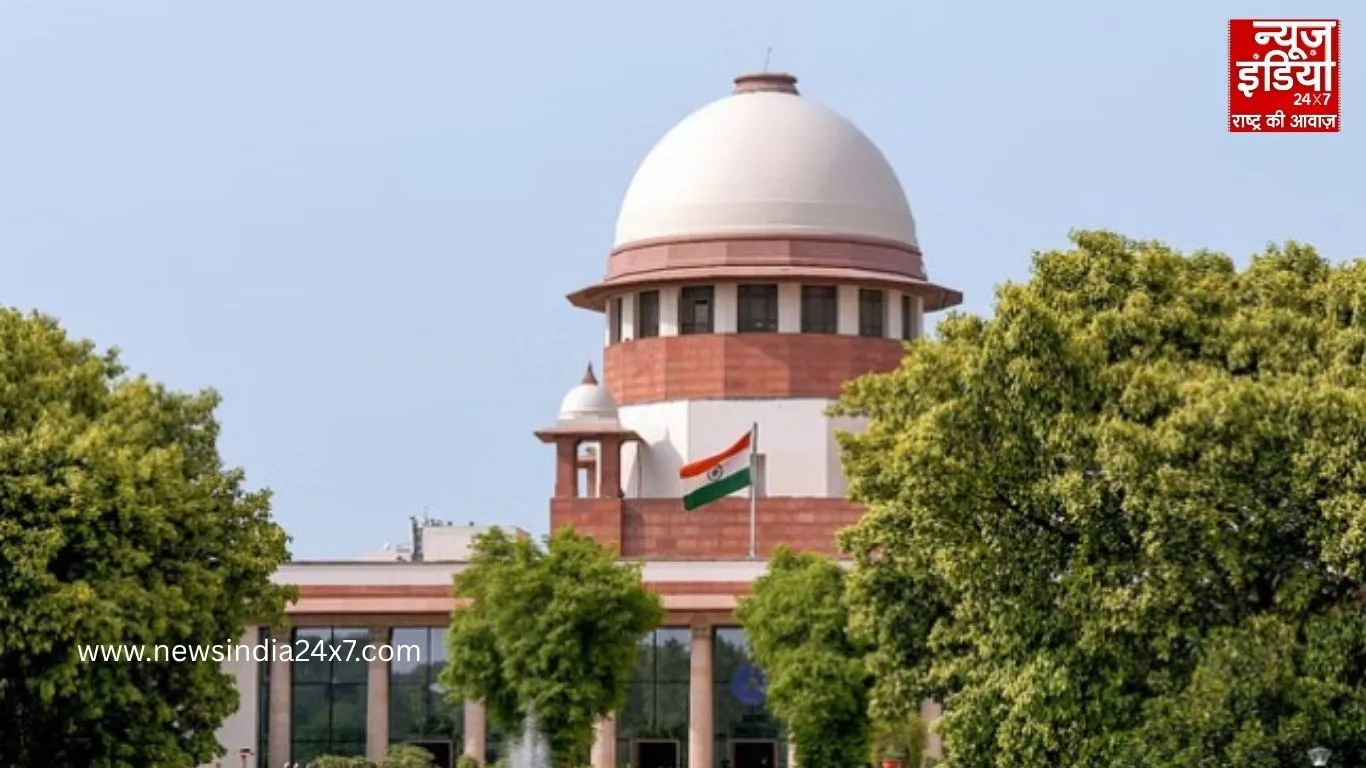 ‘स्नेक वेनम’ मामले में एलविश यादव को SC से राहत, ट्रायल कोर्ट की कार्यवाही पर रोक