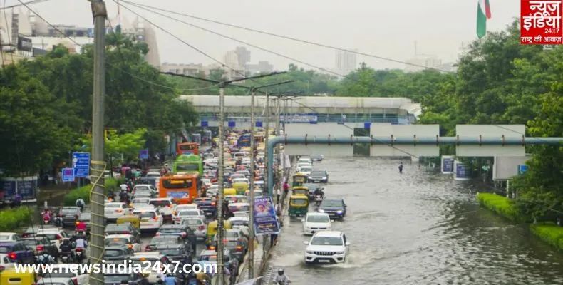दिल्ली-NCR में मानसून वापसी: सुबह से भारी बारिश से जलभराव, विमान और यातायात प्रभावित