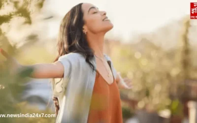 Outstretched Arms Pose: स्टाइल जो दिखाए आपकी पर्सनालिटी का असली आईना