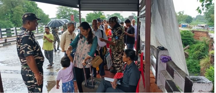 सुरक्षाबलों ने संभालनी स्थिति