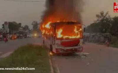 लखीमपुर खीरी हादसा: स्लीपर बस में लगी भीषण आग, यात्रियों ने खिड़कियों से कूदकर बचाई जान, 20 झुलसे