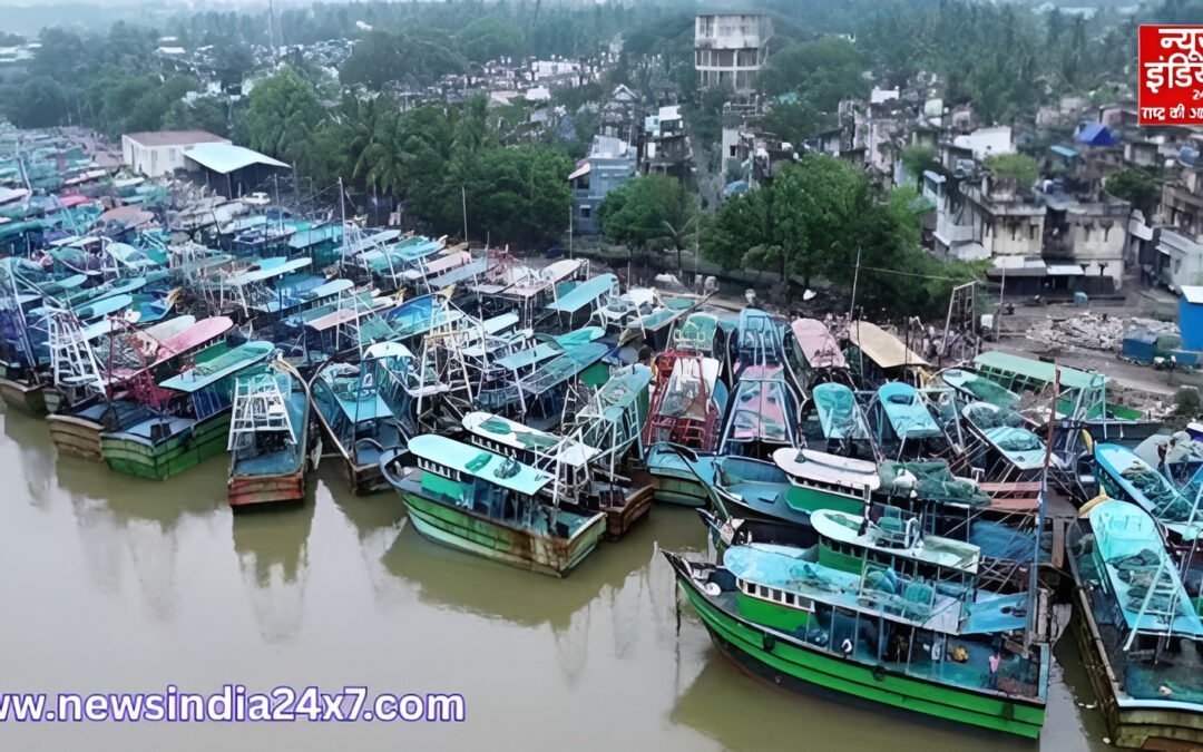 Cyclone ‘दित्वा’ ने पकड़ी रफ्तार, तमिलनाडु और पुडुचेरी तटों के लिए ऑरेंज अलर्ट