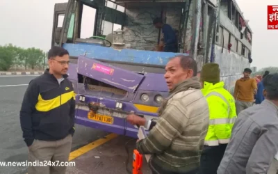 दिल्ली से गोंडा जा रही डबल डेकर बस का दर्दनाक हादसा: लखनऊ-आगरा एक्सप्रेसवे पर मचा कोहराम, 40 यात्री घायल