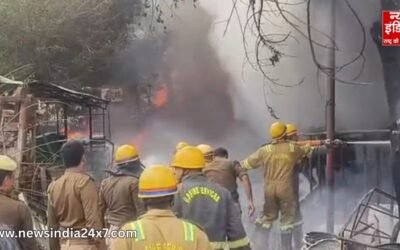 फजलगंज में कबाड़ गोदाम में भीषण आग, इलाके में हड़कंप; दमकल की कई गाड़ियां मौके पर