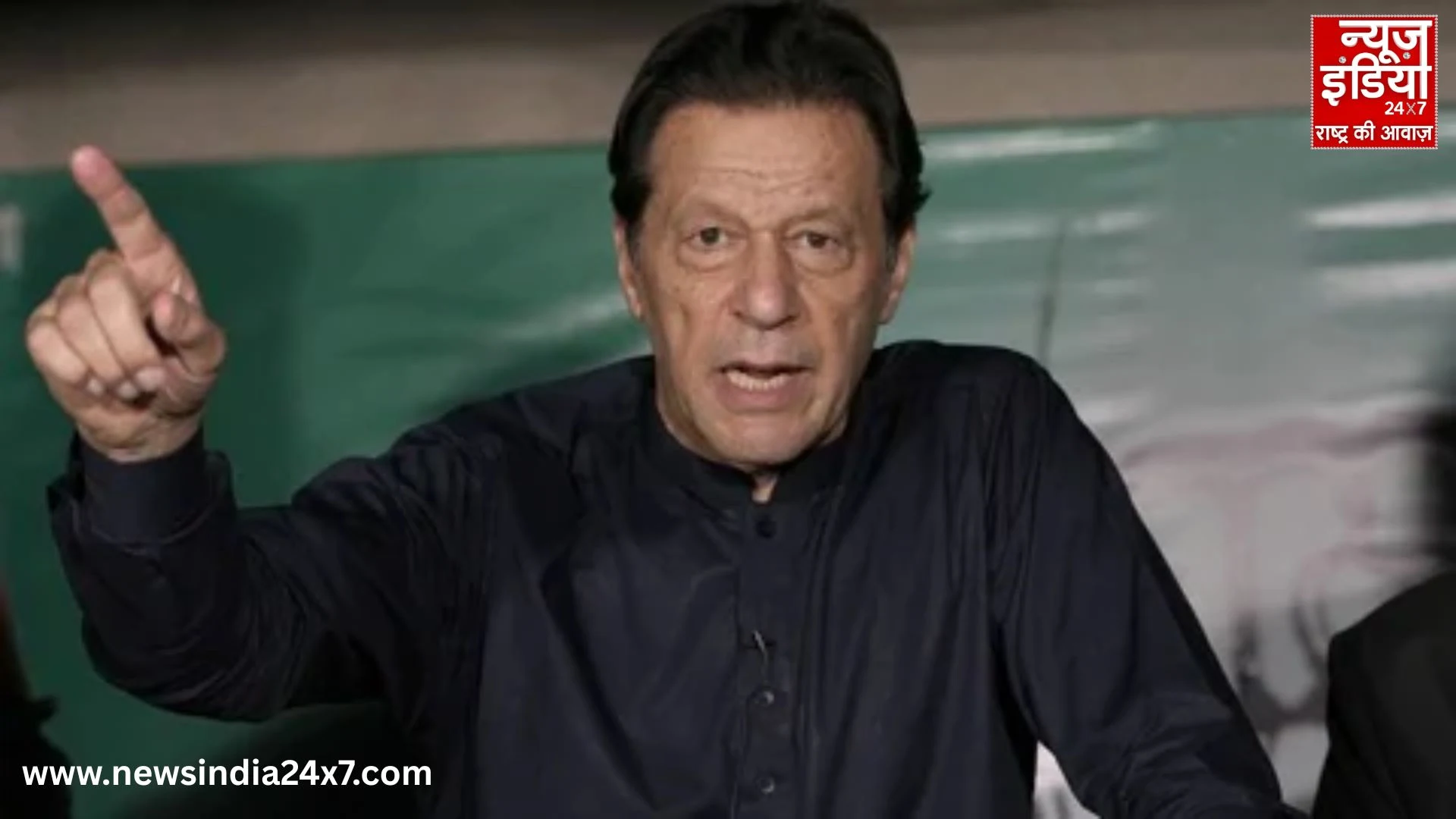 Imran Khan Meets Sister