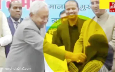 महिला वोटर्स की ताकत बनाम विवादित हरकतें, नीतीश कुमार की सियासी उड़ान और आलोचना