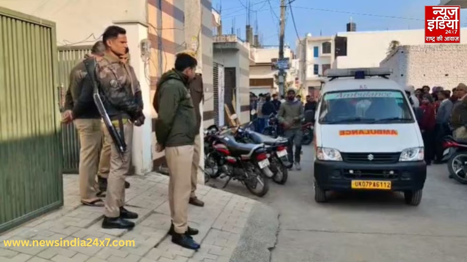 सहारनपुर में एक कमेर में 5 शव मिले।