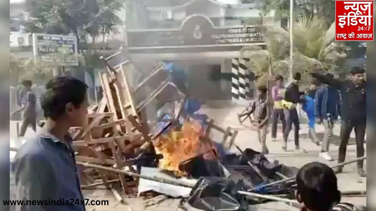 पश्चिम बंगाल में बीडीओ दफ्तर में तोड़फोड़