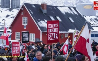 ग्रीनलैंड में लोगों ने ट्रंप के कब्जाने वाले बयान के विरोध में किया प्रदर्शन, कहा- हमारा देश बिकाऊ नहीं