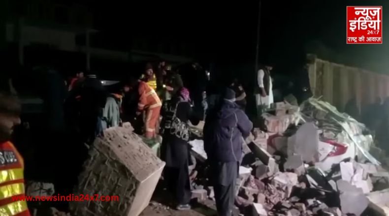 पाकिस्तान में शादी समारोह में विस्फोट से टूटी छत व कई हुईं मौतें