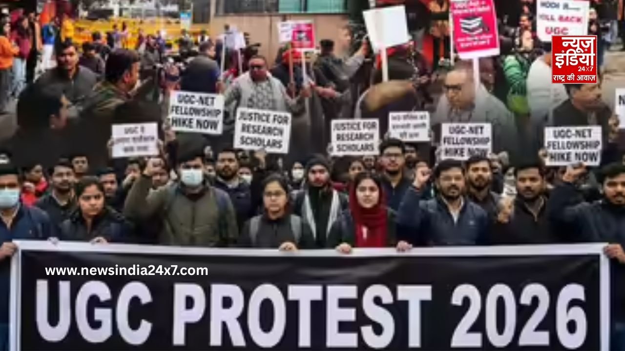 DU Students Protest UGC Rules