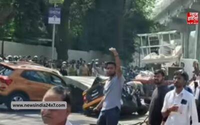 मुंबई में मेट्रो पिलर का हिस्सा गिरने से 4 लोग हुए घायल, ऑटो और कार क्षतिग्रस्त