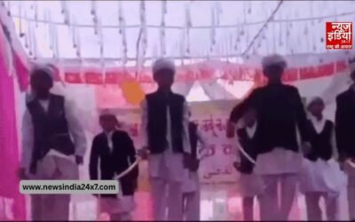 पाकिस्तानी मिलिट्री गाने पर महाराष्ट्र में स्कूल के बच्चों ने हाथों में तलवार लेकर किया डांस, बीजेपी नेता ने पुलिस को दी शिकायत