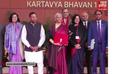 बजट से पहले निर्मला सीतारमण का आया ‘साड़ी लुक’, बैंगनी रंग की साड़ी में आईं नज़र