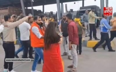 टोल कर्मियों की खुलेआम गुंडागर्दी, महिला वकील और उसके साथी को पीटा