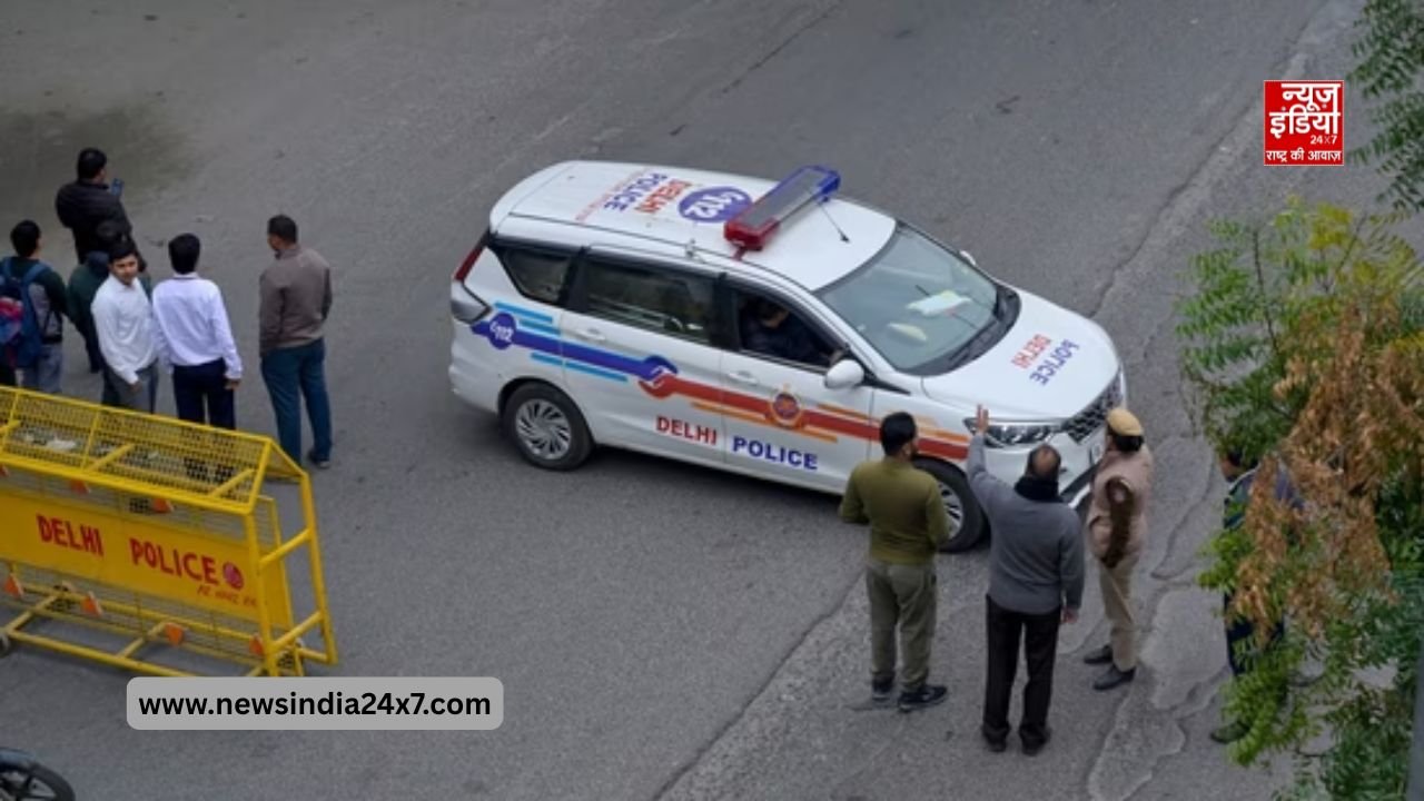 दिल्ली स्कूलों को मिली बम की धमकी