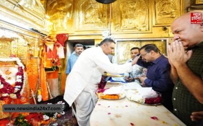दिल्ली शराब मामले में बरी होने के बाद हनुमान मंदिर पहुंचे अरविंद केजरीवाल,  जानें क्या मांगा