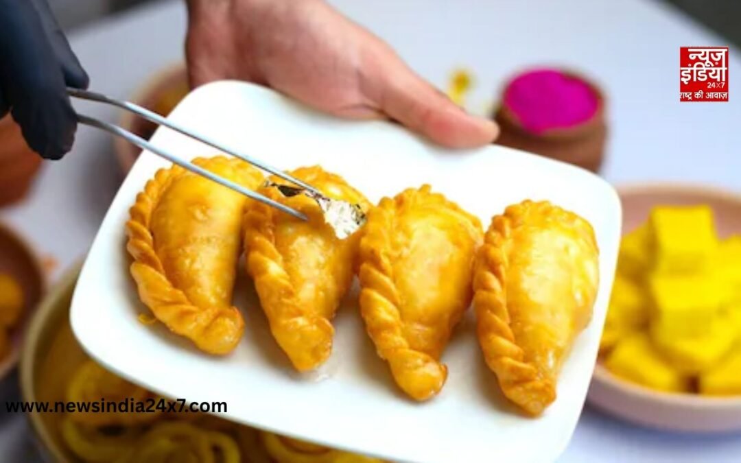 Holi 2026: होली पर बनाएं बिना मैदा और चीनी के गुजिया, जानें आसान रेसिपी