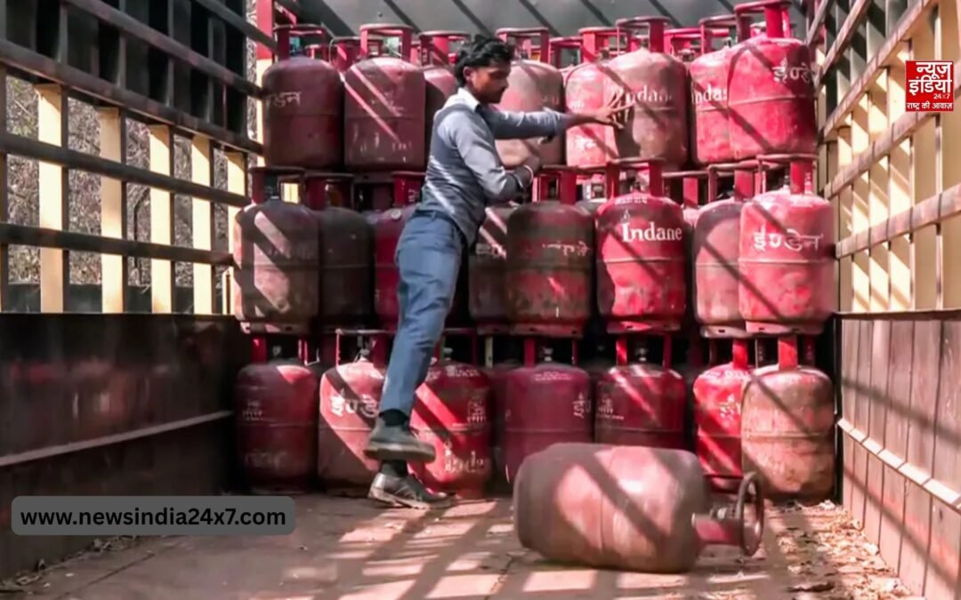 92,700 मीट्रिक टन एलपीजी लेकर भारत पहुंच रहे दो जहाज, केंद्र सरकार ने गैस संकट पर दिया अपडेट