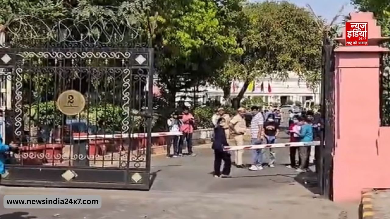 दिल्ली विधानसभा की सुरक्षा में सेंध