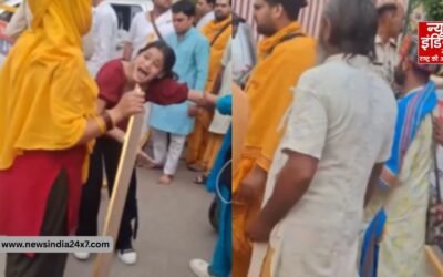 मथुरा में सड़क पर चीखती लड़की का वीडियो वायरल, बाबा पर रेप के आरोप, सच क्या है?