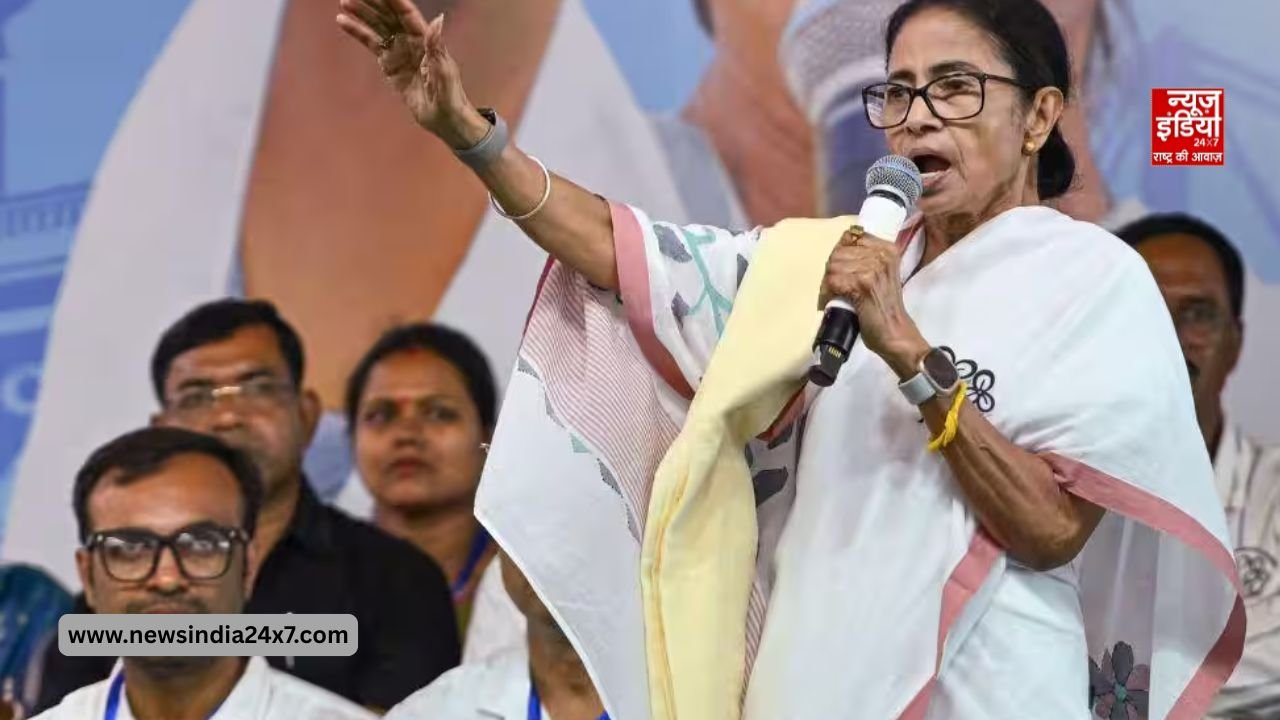 ममता बनर्जी के बयान से सियासी तूफान तेज ममता बनर्जी के बयान से सियासी तूफान तेज