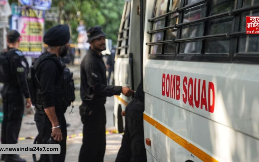 दिल्ली विधानसभा को बम से उड़ाने की धमकी: साइनाइड गैस और 15 RDX बम का दावा