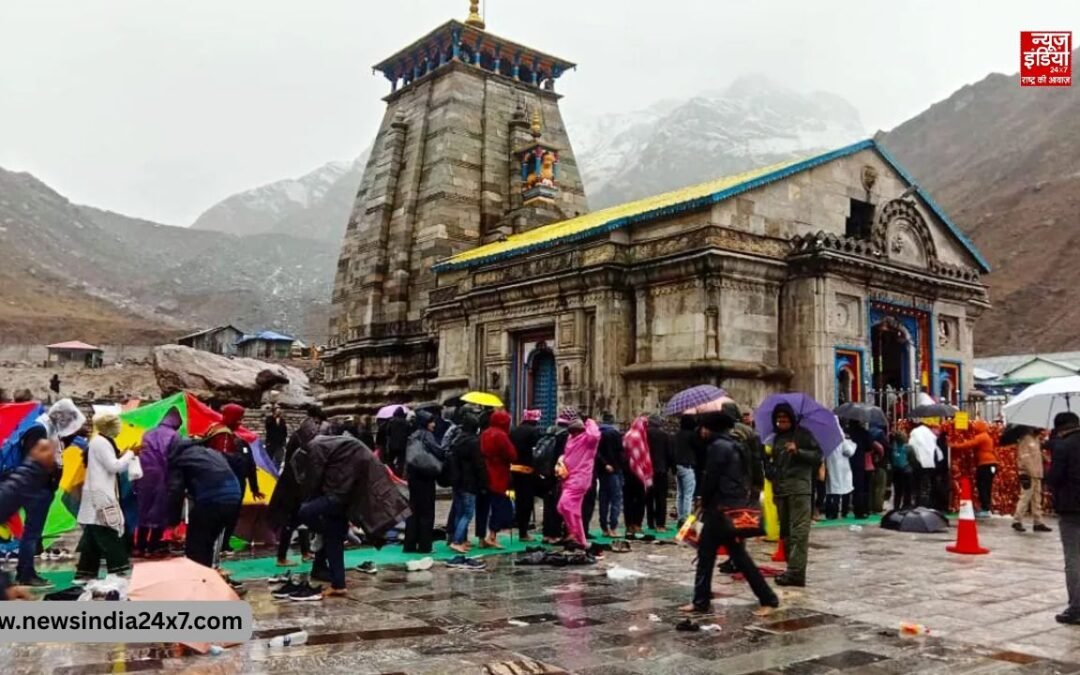 उत्तराखंड में मौसम का कहर, केदारनाथ में 3 श्रद्धालुओं की मौत के बाद रोकी गई चारधाम की यात्रा